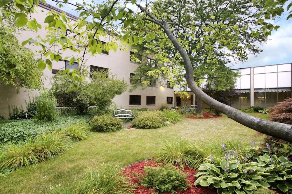 Clarion Hotel Lansing Ngoại thất bức ảnh