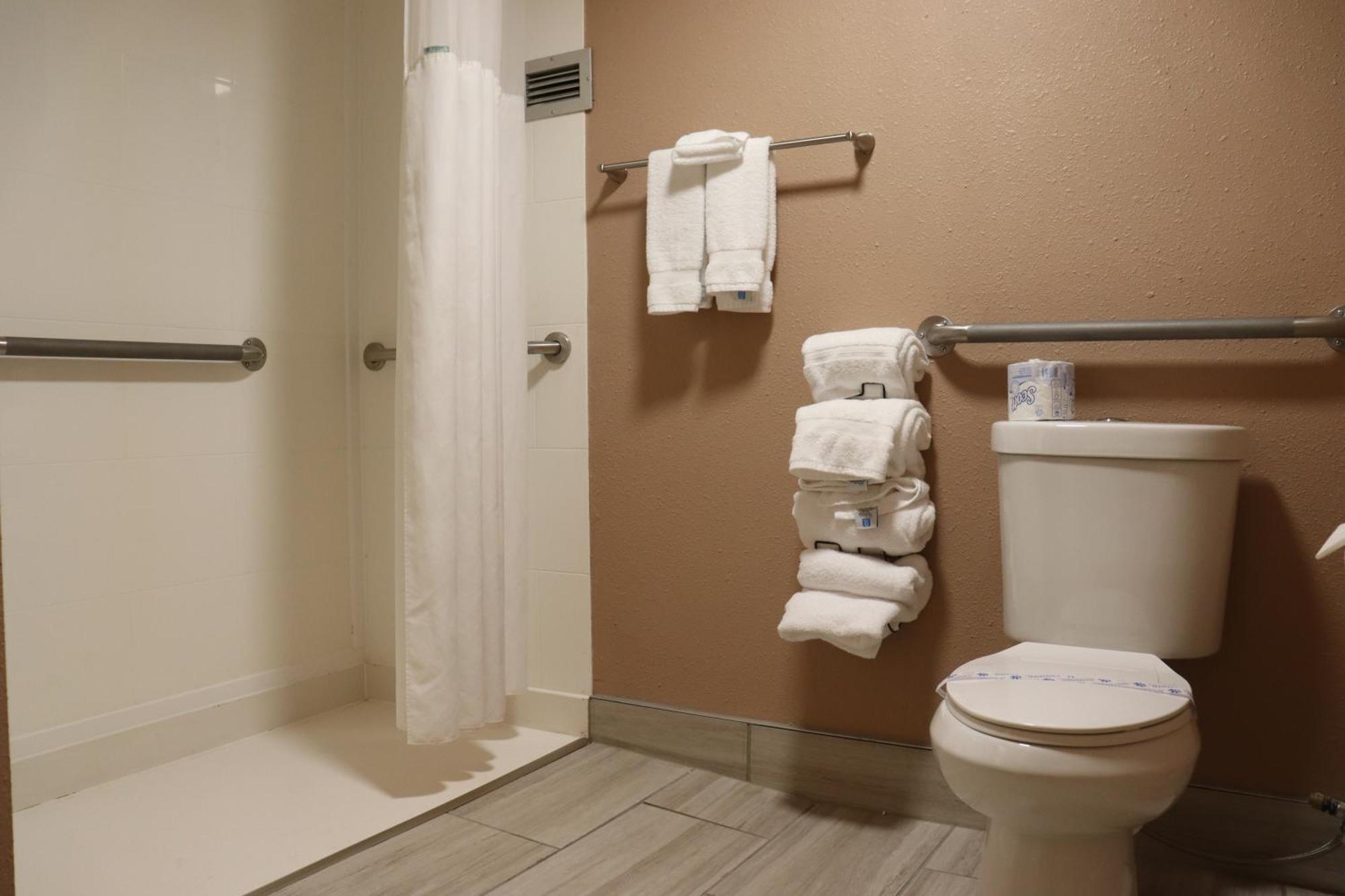 Clarion Hotel Lansing Ngoại thất bức ảnh