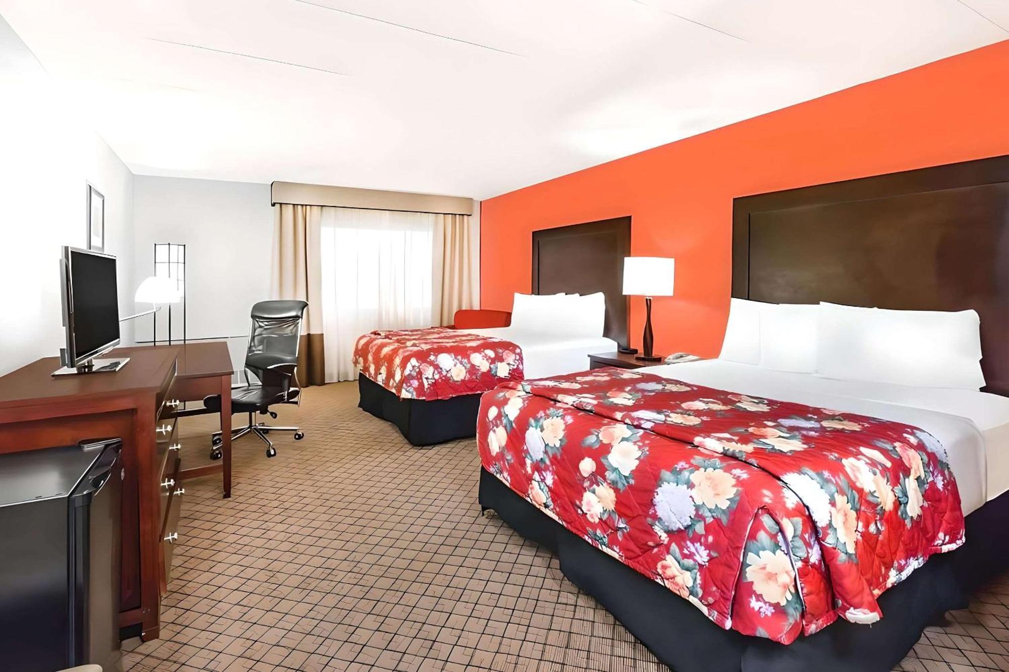 Clarion Hotel Lansing Ngoại thất bức ảnh