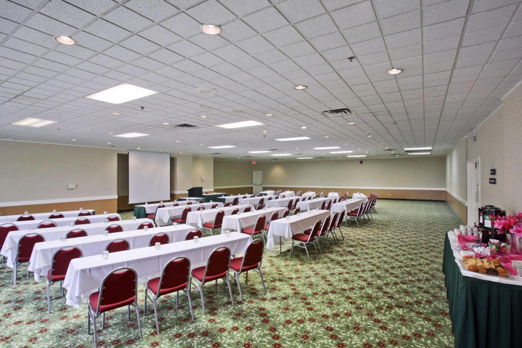 Clarion Hotel Lansing Ngoại thất bức ảnh